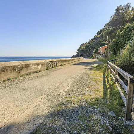 Iflat In Vista * Varazze