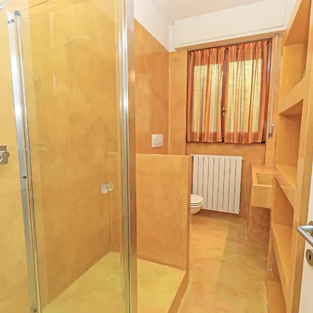 Iflat In Vista * Varazze