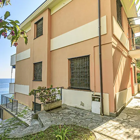 Iflat In Vista Varazze