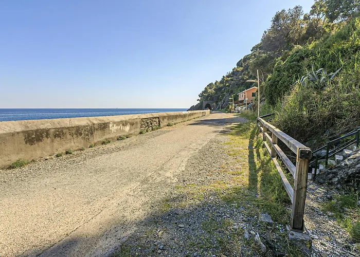 Iflat In Vista * Varazze