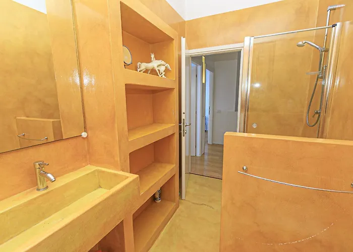 Iflat In Vista Varazze