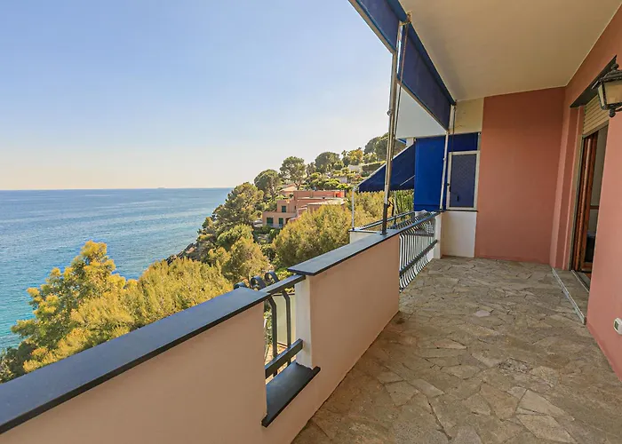 Iflat In Vista Varazze